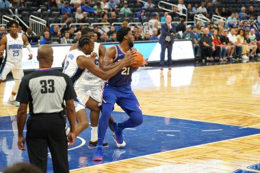 Orlando Magic 13 Ekim 2019 'da Florida, Orlando' daki Amway Center 'da Philadelphia 76ers' a ev sahipliği yaptı..
