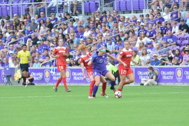 Orlando Pride 22 Nisan 2017 'de Orlando City Stadyumu' nda Washington Spirit 'e ev sahipliği yaptı..  