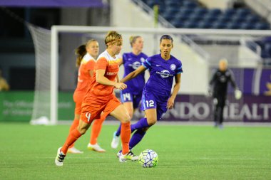 Orlando Pride sunucusu Houston Dash 23 Haziran 2016 'da Orlando Florida' daki Dünya Kampı Stadyumu 'nda..