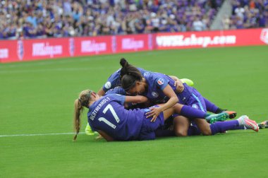 Orlando Pride 22 Nisan 2017 'de Orlando City Stadyumu' nda Washington Spirit 'e ev sahipliği yaptı..  