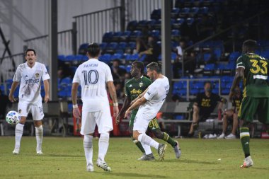 Los Angeles Galaksisi, 14 Temmuz 2020 'de Orlando Florida ABD' deki ESPN Vahşi Spor Dünyası 'nda düzenlenen MLS Sırt Turnuvası sırasında Portland Timbers ile karşı karşıya geldi.