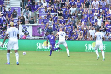 Orlando City 15 Nisan 2017 'de Florida, Orlando' daki Citrus Bowl 'da Los Angeles Galaksisine ev sahipliği yaptı..