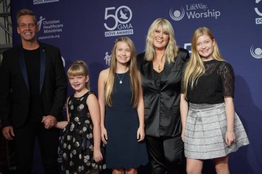 15 Ekim 2019 'da Nashville, Tennessee' deki Linbscome Üniversitesi 'nde verilen 50. GMA Dove Ödülleri sırasında kırmızı halı. 