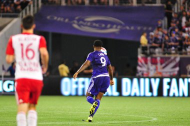 Orlando City SC, 6 Mayıs 2016 'da Orlando Florida' daki Dünya Kampı Stadyumu 'nda New York Red Bulls' a ev sahipliği yaptı..