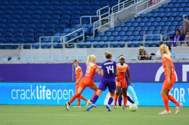 Orlando Pride sunucusu Houston Dash 23 Haziran 2016 'da Orlando Florida' daki Dünya Kampı Stadyumu 'nda..