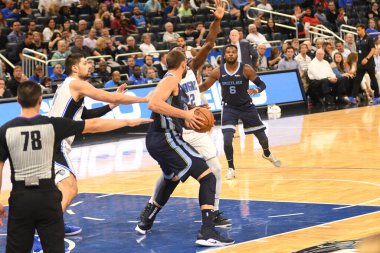 Orlando Magic 10 Ekim 2018 tarihinde Orlando Florda 'daki Amway Center' da Memphis Grizzilies 'e ev sahipliği yaptı..  