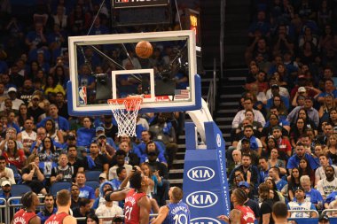 Orlando Magic 17 Ekim 2018 'de Orlando Florida' daki Amway Center 'da Miami Heat' i sunar..  