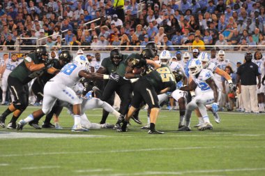 Kuzey Carolina 29 Aralık 2015 tarihinde Orlando Florida 'daki Kamp Dünya Stadyumu' nda oynanan Russell Atletizm Kupası 'nda Baylor ile karşılaşacak..