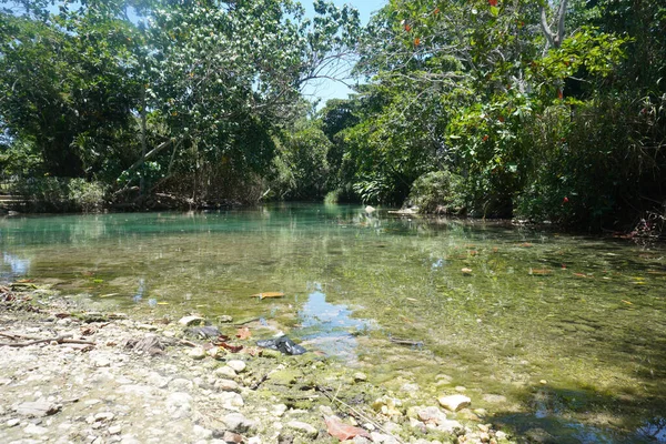 Pemandangan Dari Pantai Atas Kolam Yang Indah Dengan Air Jernih — Stok Foto