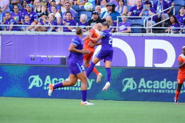 Orlando Pride sunucusu Houston Dash 23 Haziran 2016 'da Orlando Florida' daki Dünya Kampı Stadyumu 'nda..