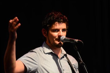 Şarkıcı Jon Bon Jovi, 5 Kasım 2016 'da St. Petersburg Florida' da Devlet Street Theater in Support of HIllary Clinton 'ın Başkan İhalesi' nde sahne alıyor.