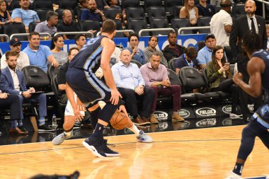 Orlando Magic 10 Ekim 2018 tarihinde Orlando Florda 'daki Amway Center' da Memphis Grizzilies 'e ev sahipliği yaptı.. 