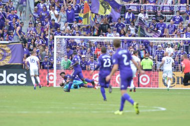 Orlando City 15 Nisan 2017 'de Florida, Orlando' daki Citrus Bowl 'da Los Angeles Galaksisine ev sahipliği yaptı..