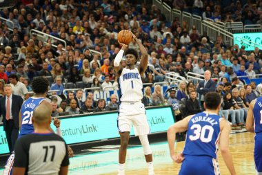 Orlando Magic 27 Aralık 2019 Cuma günü Orlando, Florida 'daki Amway Arena' da Philadelphia 76ers 'a ev sahipliği yapıyor..
