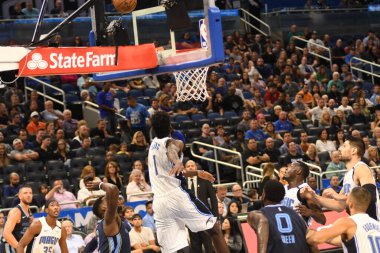 Orlando Magic 10 Ekim 2018 tarihinde Orlando Florda 'daki Amway Center' da Memphis Grizzilies 'e ev sahipliği yaptı..  