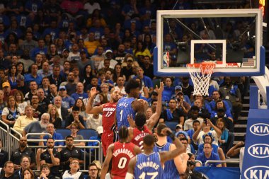 Orlando Magic 17 Ekim 2018 'de Orlando Florida' daki Amway Center 'da Miami Heat' i sunar..  