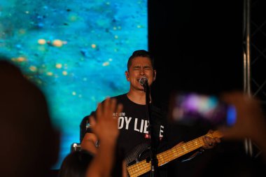 Miel San Marcos grubu 28 Temmuz 2019 tarihinde Tampa Florida 'daki Iglesia de Dios Pentecostal' da sahne almaktadır. 