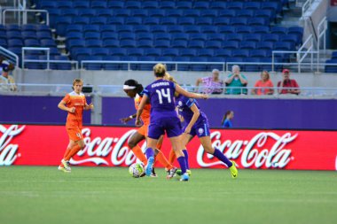 Orlando Pride sunucusu Houston Dash 23 Haziran 2016 'da Orlando Florida' daki Dünya Kampı Stadyumu 'nda..