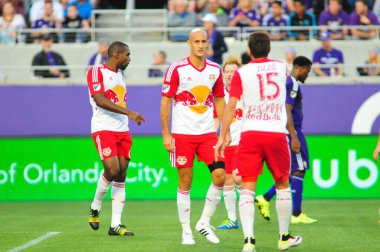Orlando City SC, 6 Mayıs 2016 'da Orlando Florida' daki Dünya Kampı Stadyumu 'nda New York Red Bulls' a ev sahipliği yaptı..  