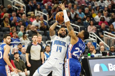 Orlando Magic 27 Aralık 2019 Cuma günü Orlando, Florida 'daki Amway Arena' da Philadelphia 76ers 'a ev sahipliği yapıyor..