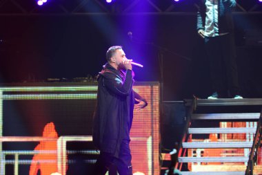 Baba Yankee ve Don Omar 7 Ağustos 2016 'da Orlando Florida' daki Amway Center 'da konser verdiler..  