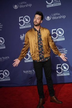 15 Ekim 2019 'da Nashville, Tennessee' deki Linbscome Üniversitesi 'nde verilen 50. GMA Dove Ödülleri sırasında kırmızı halı. 