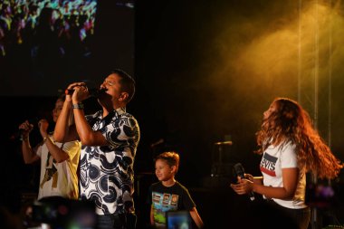 Miel San Marcos grubu 28 Temmuz 2019 tarihinde Tampa Florida 'daki Iglesia de Dios Pentecostal' da sahne almaktadır. 