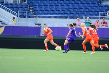 Orlando Pride sunucusu Houston Dash 23 Haziran 2016 'da Orlando Florida' daki Dünya Kampı Stadyumu 'nda..
