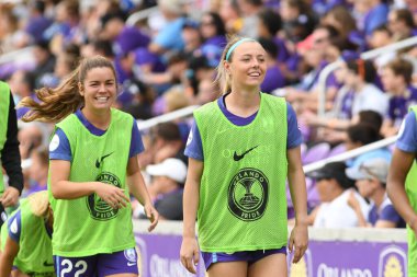 Orlando Pride, 22 Nisan 2018 'de Florida, Orlando' daki Exploria Stadyumu 'nda Houston Dash' e ev sahipliği yaptı.. 