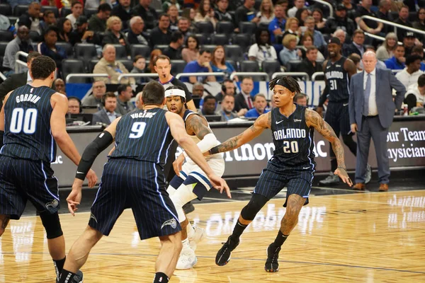 Orlando Magic 28 Şubat 2020 tarihinde Orlando Florida 'da Amway Center' da Minnesota Timberwolves 'a ev sahipliği yapar..  