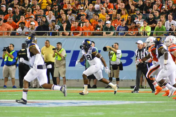 Les West Virginia Mountaineers Affrontent Les Hurricanes Miami Lors 71E — Photo