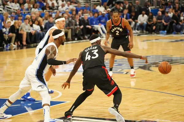 Orlando Magic 19 Nisan 2019 Cuma günü Orlando Florida 'daki Amway Arena' daki NBA Playoff 1 'de Toronto Rapçileri' ne ev sahipliği yapıyor.