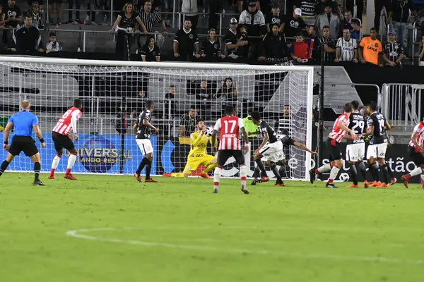 Korintliler, 10 Ocak 2018 'de Orlando City Stadyumu' nda düzenlenen Florida Kupası 'nda PSV Eindhoven' a karşı.. 