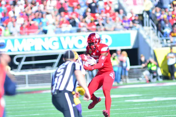 Lsu Enfrenta Louisville Durante 71St Citrus Bowl Camping World Stadium — Fotografia de Stock