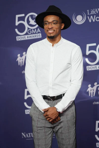 15 Ekim 2019 'da Nashville, Tennessee' deki Linbscome Üniversitesi 'nde verilen 50. GMA Dove Ödülleri sırasında kırmızı halı. 