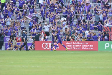 Orlando City 15 Nisan 2017 'de Florida, Orlando' daki Citrus Bowl 'da Los Angeles Galaksisine ev sahipliği yaptı..  