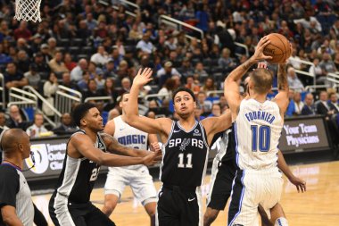 Orlando Magic, 19 Aralık 2018 tarihinde Orlando Florida 'daki Amway Center' da San Antonio Spurs 'a ev sahipliği yapmaktadır.