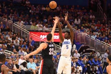 Orlando Magic 25 Ekim 2018 'de Orlando Florida' daki Amway Center 'da Portland Trail Blazers' ı sunar.. 
