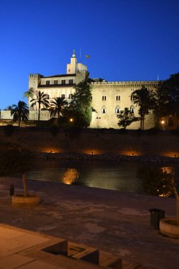 Palma De Mallorca İspanya 'daki Palma Kilisesi' nin gece manzarası