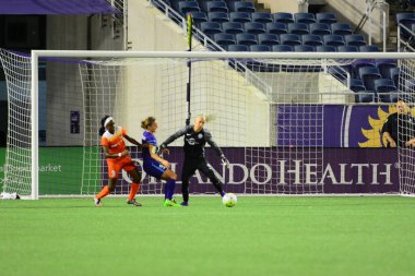 Orlando Pride sunucusu Houston Dash 23 Haziran 2016 'da Orlando Florida' daki Dünya Kampı Stadyumu 'nda..