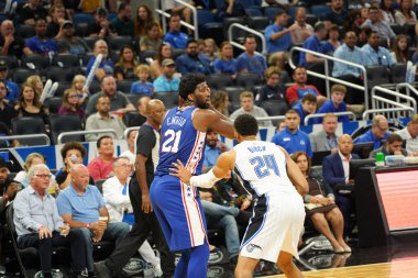 Orlando Magic 13 Ekim 2019 'da Florida, Orlando' daki Amway Center 'da Philadelphia 76ers' a ev sahipliği yaptı..
