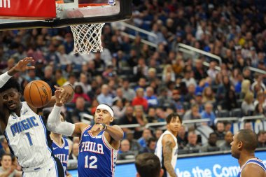 Orlando Magic 27 Aralık 2019 Cuma günü Orlando, Florida 'daki Amway Arena' da Philadelphia 76ers 'a ev sahipliği yapıyor..