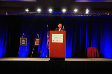 Florida Valisi Rick Scott 13 Ekim 2015 'te Orlando Florida' daki İnanç Sempozyumunda konuşma yapacak..