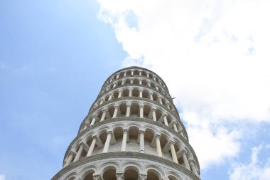 Eğik Pisa Kulesi, İtalya 