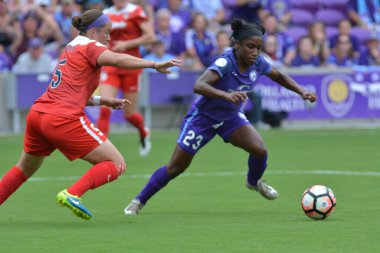 Orlando Pride 22 Nisan 2017 'de Orlando City Stadyumu' nda Washington Spirit 'e ev sahipliği yaptı..  