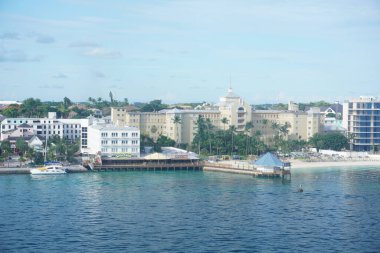 Rıhtım ve kıyı manzarası, şehir