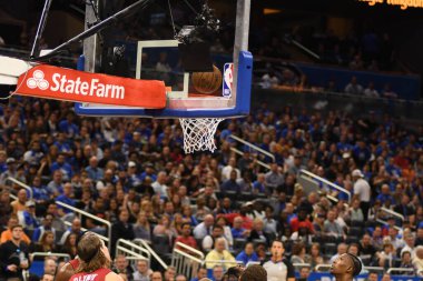 Orlando Magic 17 Ekim 2018 'de Orlando Florida' daki Amway Center 'da Miami Heat' i sunar..