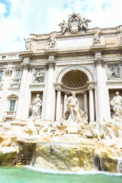 Знаменитий Фонтан Треві Римі — стокове фото