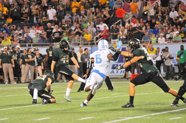 Kuzey Carolina 29 Aralık 2015 tarihinde Orlando Florida 'daki Kamp Dünya Stadyumu' nda oynanan Russell Atletizm Kupası 'nda Baylor ile karşılaşacak..