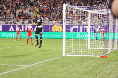 Orlando City SC, 8 Mayıs 2015 'te Florida' daki Kamp Dünyası Stadyumu 'nda Los Angeles Galaksisi' ne ev sahipliği yaptı.. 